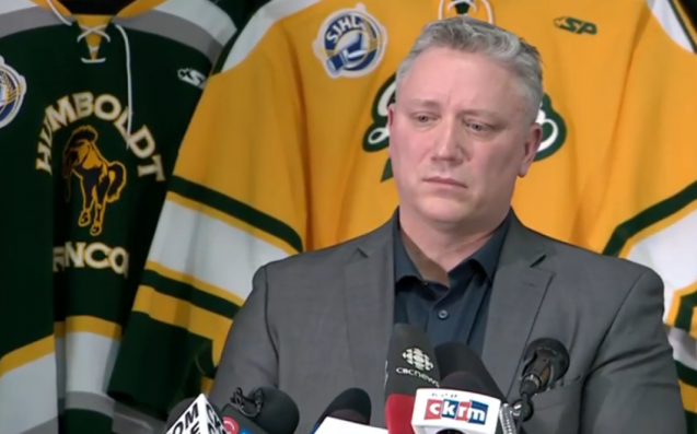 Canada crash: Fatalities as junior hockey team's bus and lorry collide